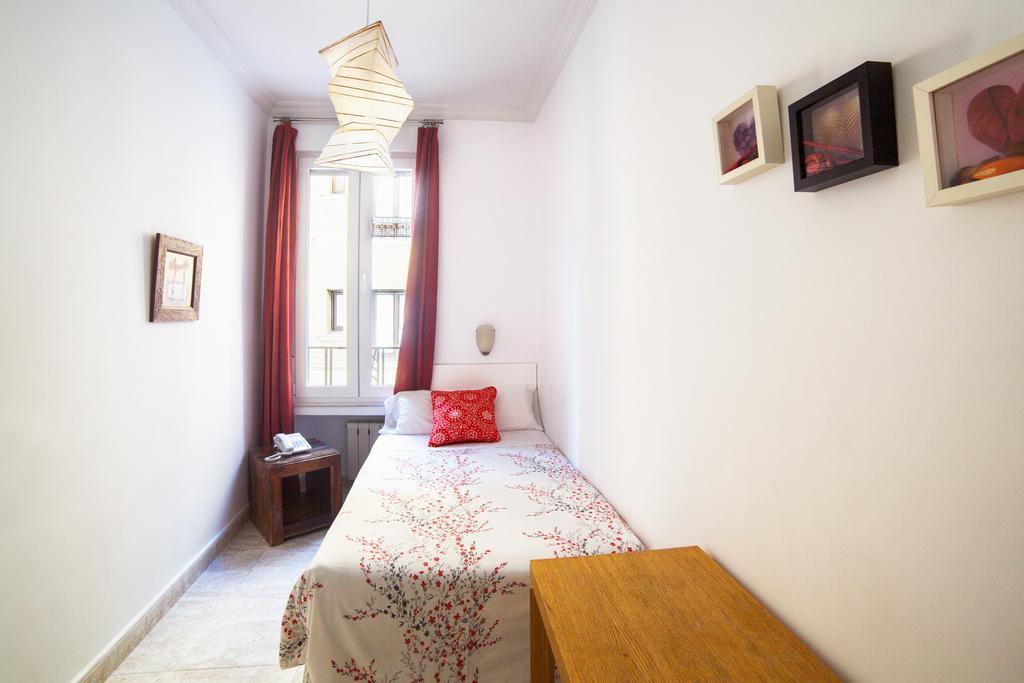 Hostal Barrera Madrid Chambre photo